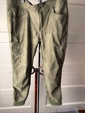 prAna Camo Cargo Jogger Pants Olive Green Utility Standard Fit Size 8